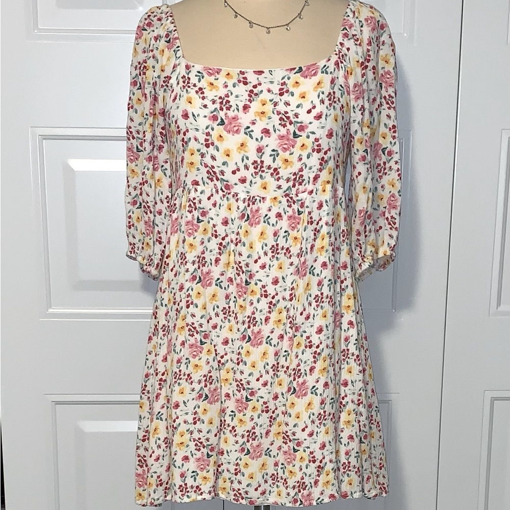 Mi Ami Floral dress Size S 💕